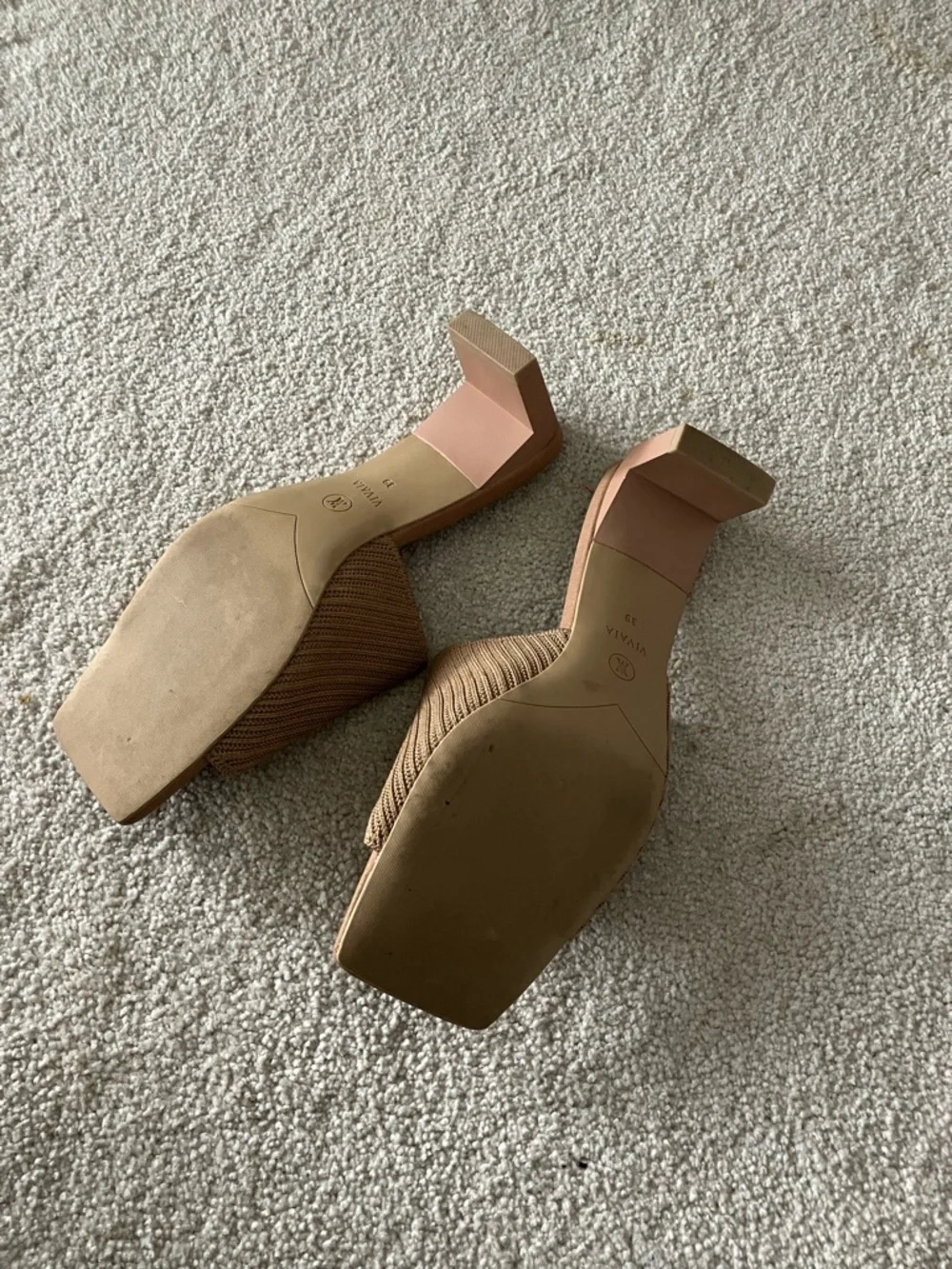 VIVAIA Square-Toe Block Heel Sandals excellent condition size 39 tan color - Picture 4 of 5